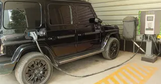 জ্বালানি সংকটে বিকল্পে ঝোঁক; ভরসা খুঁজছেন ইলেকট্রিক গাড়িতে